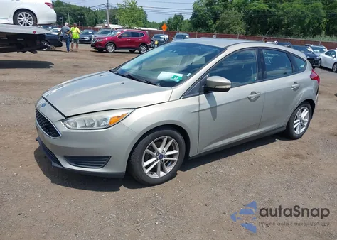2016 Ford Focus Se z USA, uszkodzony, nr VIN 1FADP3K28GL354215